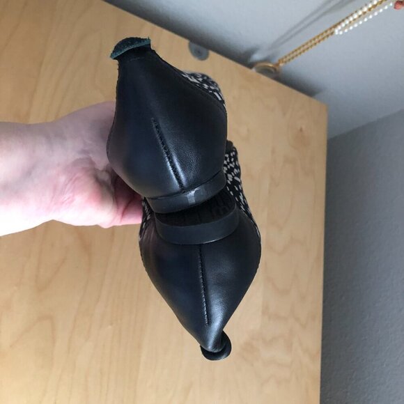 Munro Henlee Ballet Flat - Picture 11 of 11